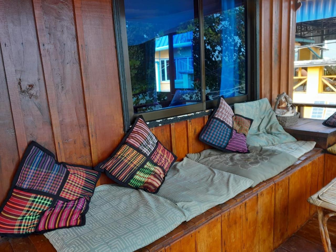 Bong'S Guesthouse M'Pai Bay Koh Rong Sanloem Exterior foto