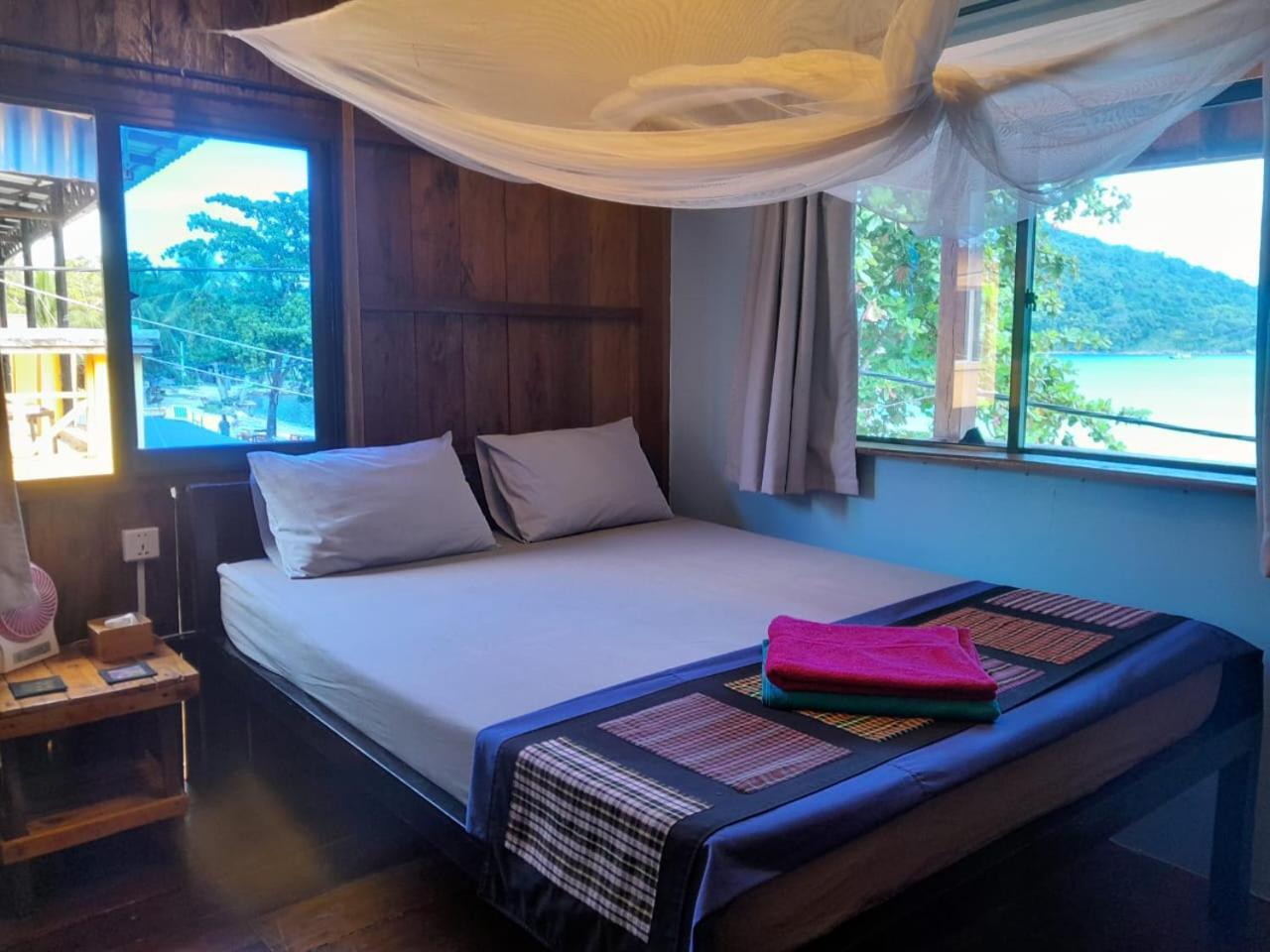 Bong'S Guesthouse M'Pai Bay Koh Rong Sanloem Exterior foto