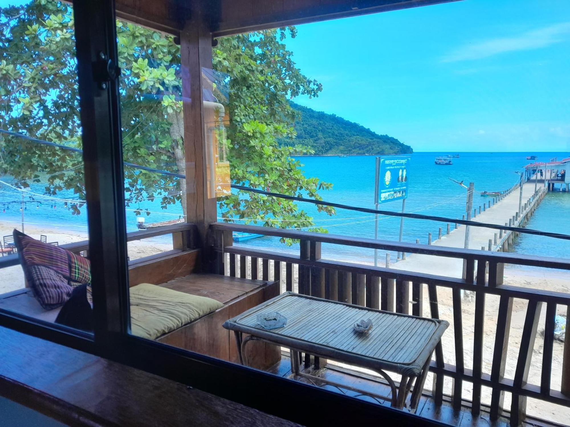 Bong'S Guesthouse M'Pai Bay Koh Rong Sanloem Exterior foto